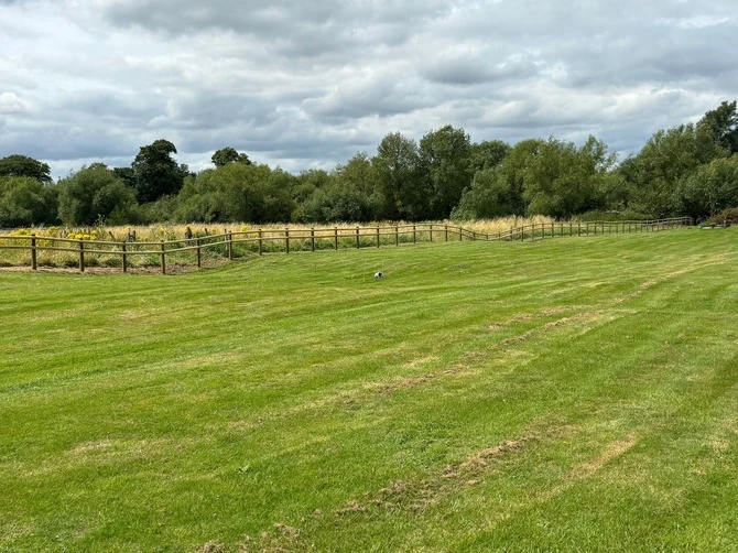 Fencing for dogs in Oxfordshire